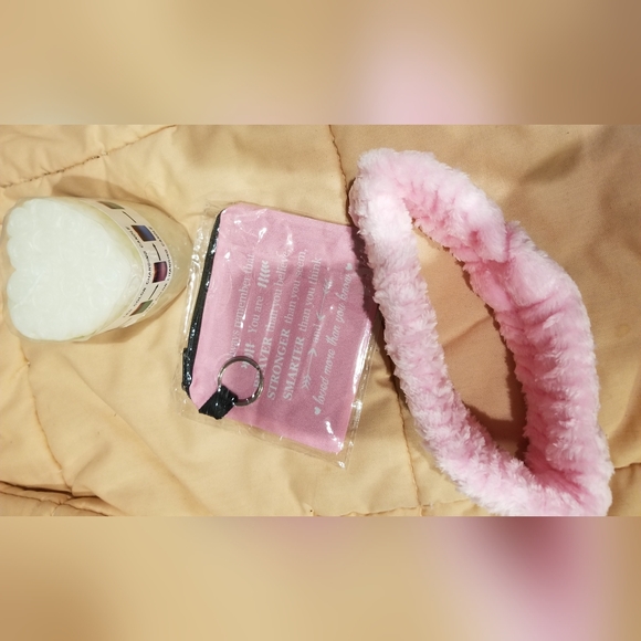 LED Rose Candle, Headband & Keychain Bundle - Picture 3 of 11